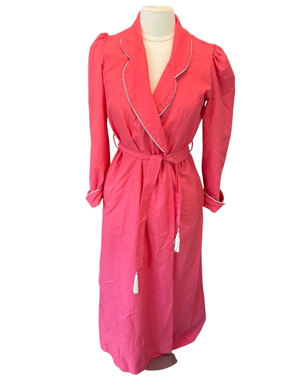 VTG 70's Evelyn Pearson Robe Lightweight Coral Belted Tassel Sz Petite Polyester
